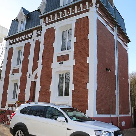 فندق مبيت وإفطار Hameau Des Essarts 3*